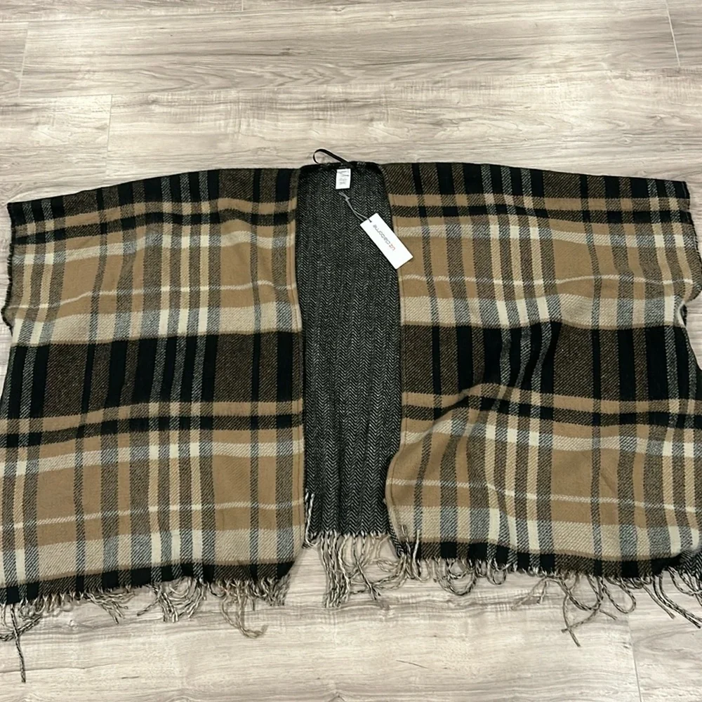 Poncho by Liz Claiborne neutral plaid